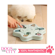 Load image into Gallery viewer, DGZ WO-230 Star Shaped Dog Cat Treat Intelligent Puzzle Toy Feeder 25x25x3cm